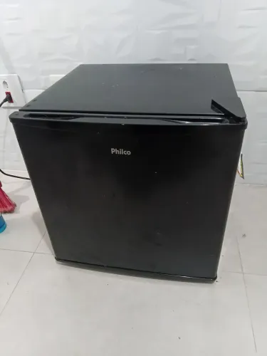 Frigobar Philco 220v