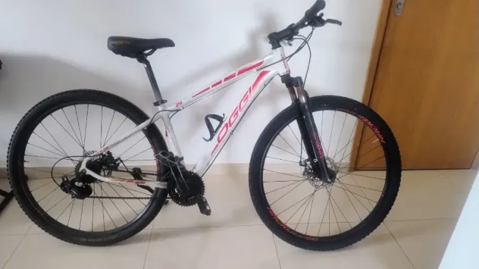 Bike Oggi Hacker Sport aro 29, modelo 2021
