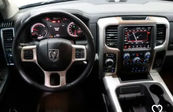 Ram Classic Laramie Night Edition 5.7 V8 16V Gasolina 4X4 Aut. 2022