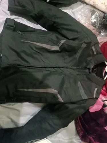 calça e jaqueta da marca nasa
