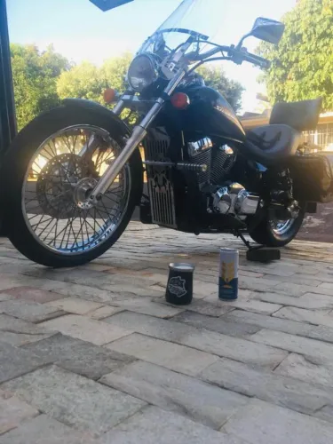 Moto shadow ano 2013 c/ 68 mil km, obs recuperado de financiamento.