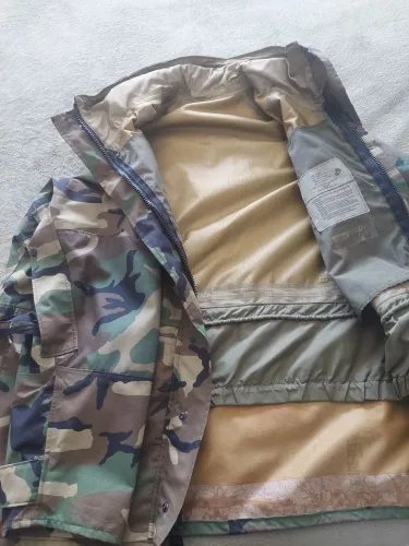 Jaqueta camuflada do exército americano usada na guerra do golfo