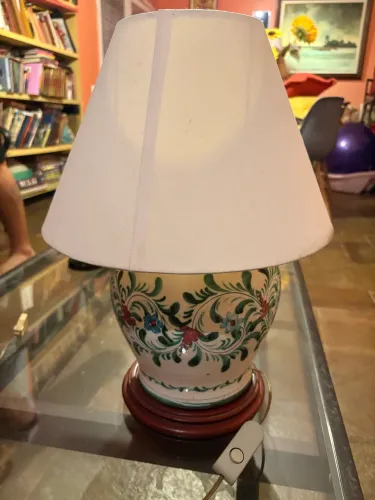 Luminária em cerâmica pintada à mão estilo Luis Salvador  