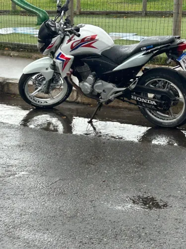 Cb 300 esportiva