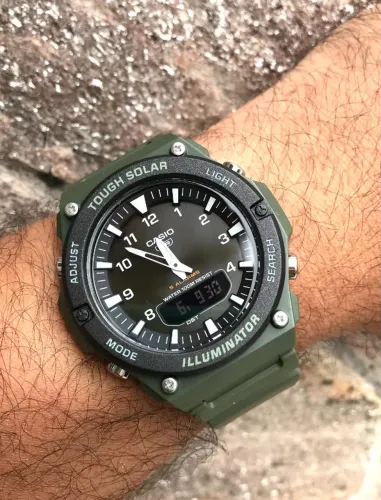 Casio Série AQ-S820W | Preto/Verde | Solar Resistente | Hora Mundial | Iluminador LED