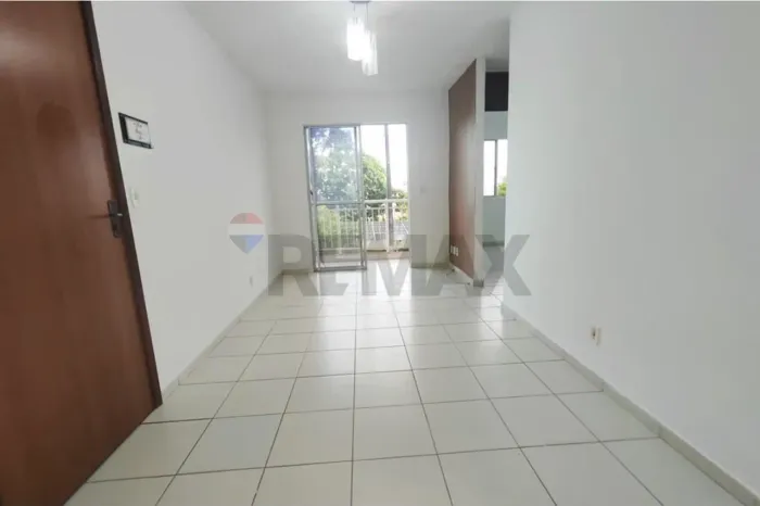 Apartanto de dois quartos no condomínio Girassol, 2° andar, uma vaga de garagem, Tarumã, M