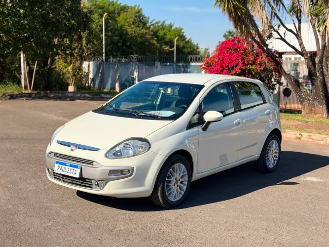 Fiat Punto Essence 1.6 Flex 16V 5P 2014
