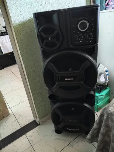 Caixa de som Anvox com nota nova