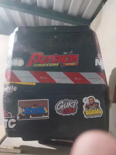 Baú semi novo completo, com trilho da moto incluso 350,00