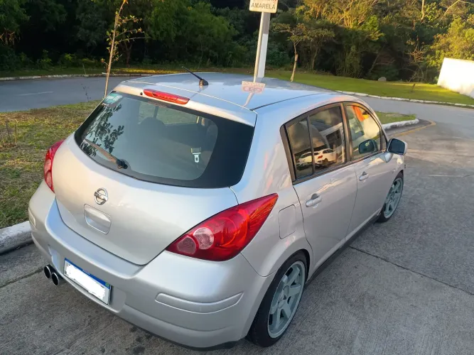 Nissan Tiida S 1.8/1.8 Flex 16V Mec. 2011