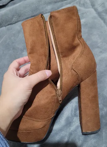 Bota cano curto camurça