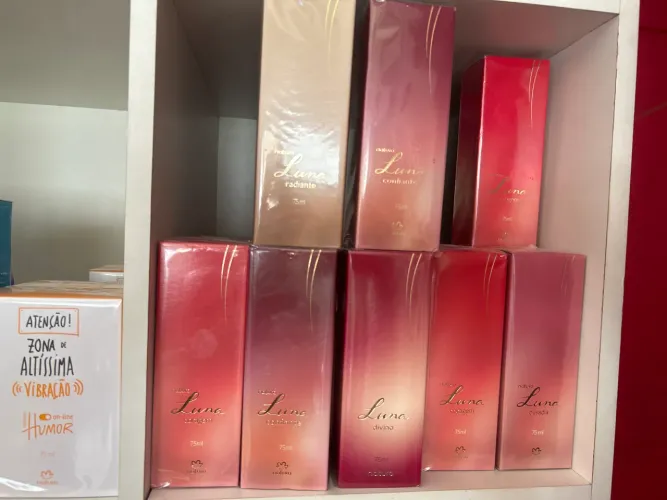 Luna coragem, radiante, confiante, divina e ousadia 