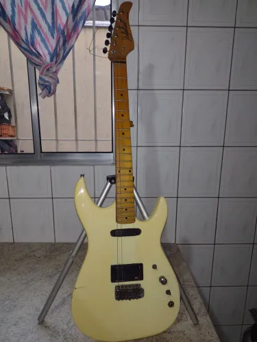 GUITARRA DOLPHIN MOD.MIRAGE