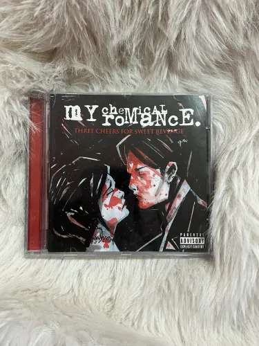 cd my chemical romance three cheers for sweet revenge