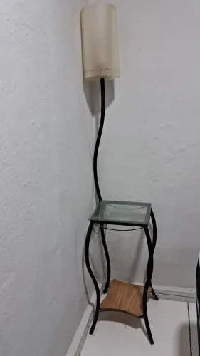 Mesinha de canto luminária 