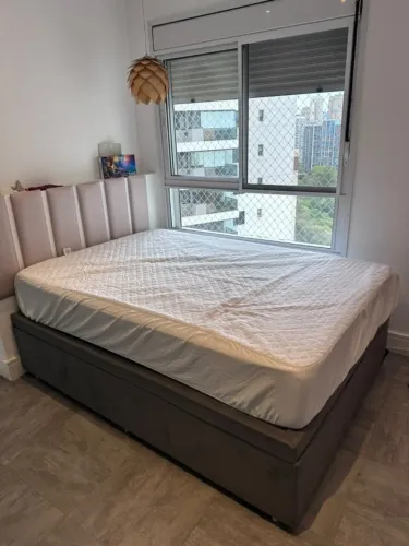Cama box baú casal cinza com colchão