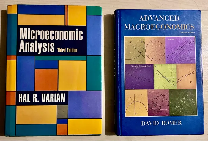 Livros de Economia (Varian + Romer) | Inglês | Excelente estado