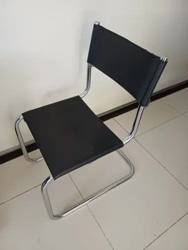 Cadeira auxíliar para escritório