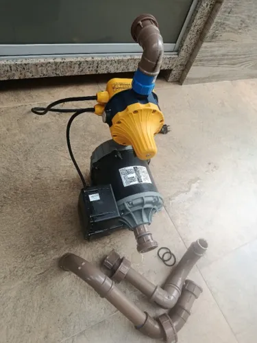 Bomba pressurizadora Syllent Eletrônica água fria 220V