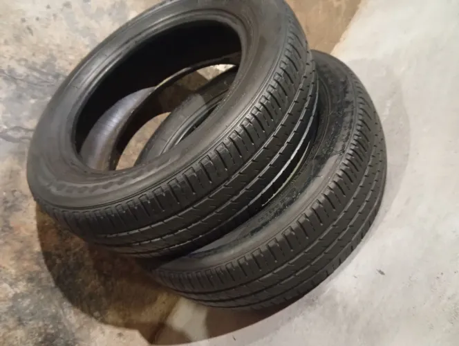 Par de pneus 185/60R15 Firestone 