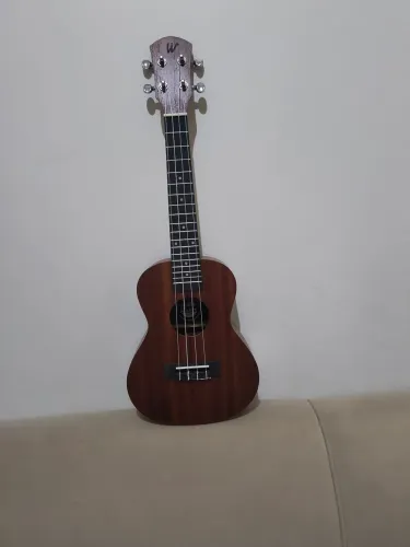 Ukulele Concert Winner 23 Sapele, Semi-novo, Cordas Aquila By Kalani