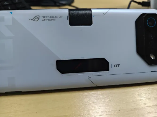 ASUS ROG PHONE 7 ultimate 