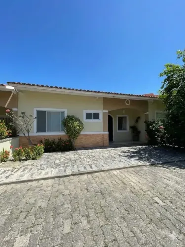 Imóvel para venda possui 98 metros quadrados com 3 quartos em Lagoa Redonda - Fortaleza -
