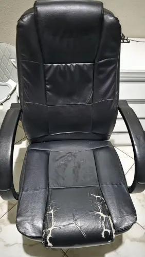 Vendo ou troco Cadeira de escritorio diretor