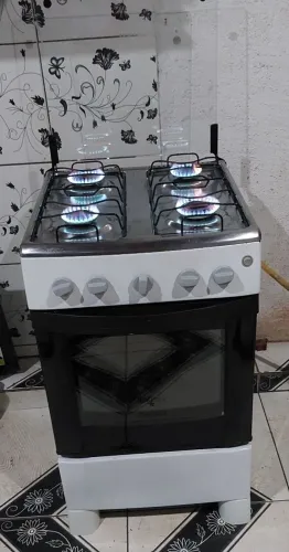 Ótimo fogão Itatiaia top de 4 bocas automático com válvula de segurança conservado