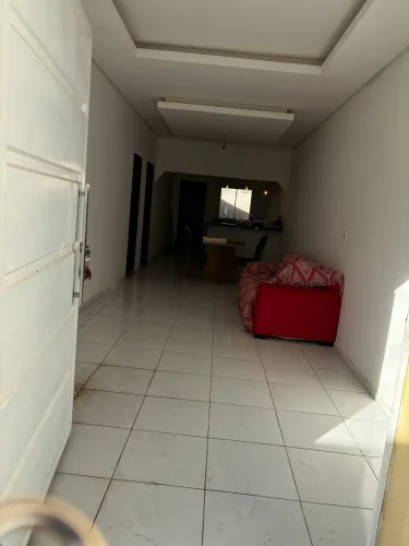 Vende - se uma casa