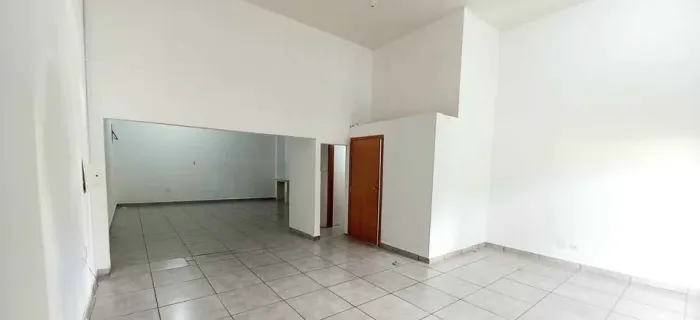 Conjunto Comercial com 100 m² na Zona 07 - Maringá/PR