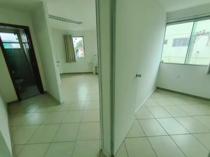 Apto de 2 quarto, sala, cozinha com fogão de indução - Centro, Macaé