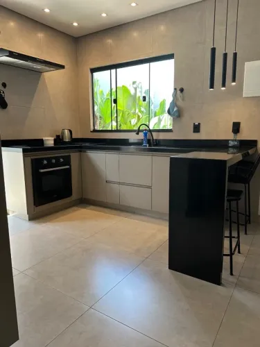 Casa reformada, area gourmet, garagem coberta, bairro pequis