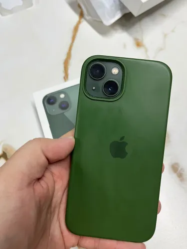 iPhone 13 com caixa