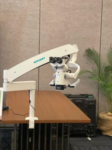 Microscópio Odontológico 2023 Semi Novo + Mala | Até 10x