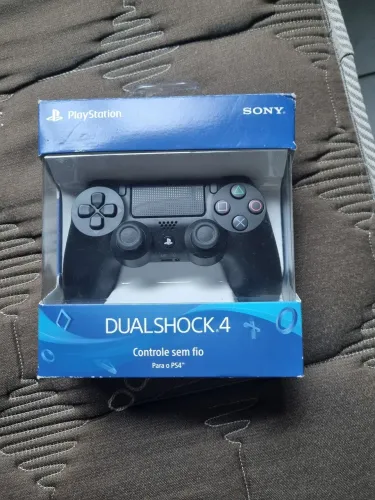 Controle PlayStation 4 usado a pouco tempo