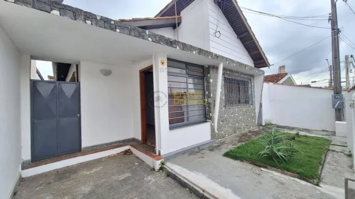 Casa com 3 quartos para Locação, Vila Bourghese - Pindamonhangaba