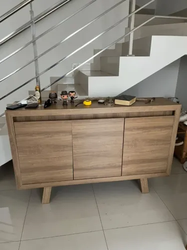 Aparador Buffet de Madeira com 3 Portas e Prateleiras