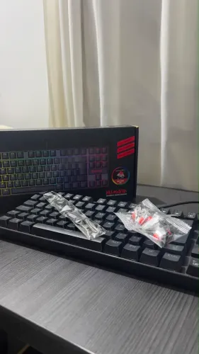 Teclado mecânico Redragon Kumara RGB