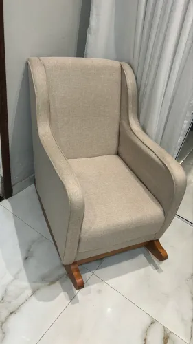 Poltrona de amamentação ( com balanço) 