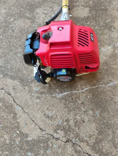 Vende roçadeira TOYAMAR TBC52X semi Nova usei duas vezes tratar pelo ZAP *