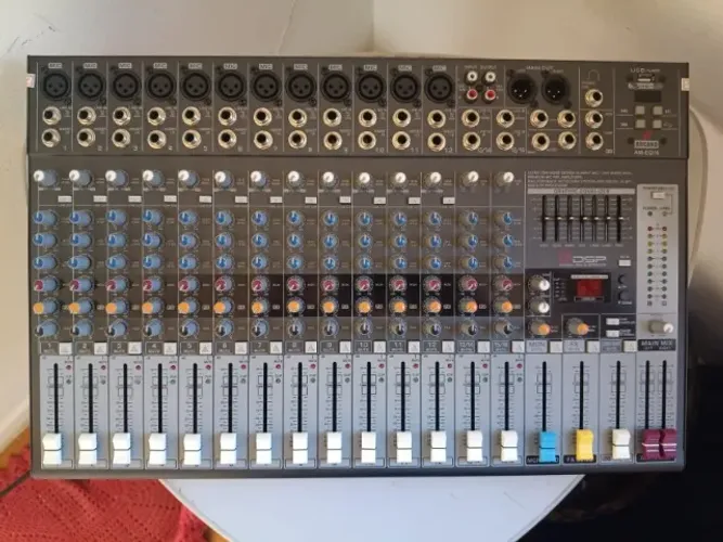 Mesa de som Arcano AM-EQ16 16 canais zerada!