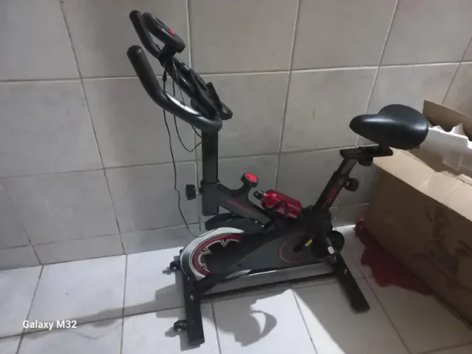 Bicicleta Spinning Profissional Vertical Para Treino Em Casa Nova Na Caixa