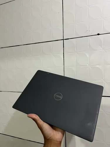 Notebook Dell Latitude 3410 / i7 10ª Gên. / 8GB RAM / Oportunidade!