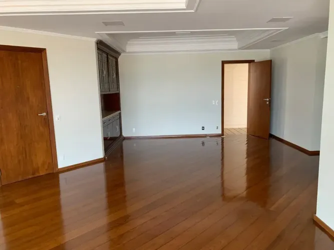 Locação apartamento - 225m² - 3 quartos - 2 banheiros - 2 vagas de garagem - Residencial