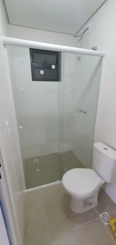 BOX DE BANHEIRO EM VIDRO - VIDRAÇARIA