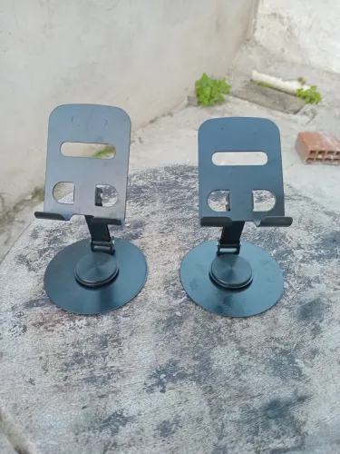 Suporte de metal para celular e tablet