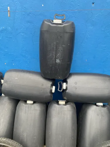 Galões de 50 litros