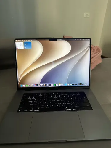 Macbook Pro M1 2021 16/512 16?