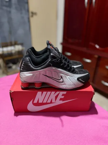 Nike shox R4 tamanho 44